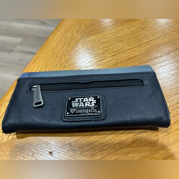 Star Wars LoungeFly Wallet - Picture 4 of 4